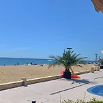 アパート C - бийч с