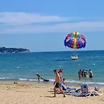 C - бийч с アパート