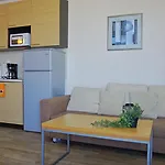 アパート C - бийч с オブゾー