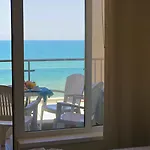 アパート C - бийч с オブゾー