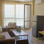 C - бийч с アパート