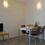 C - бийч с Apartment