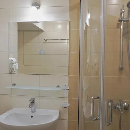 C - бийч с Апартамент *