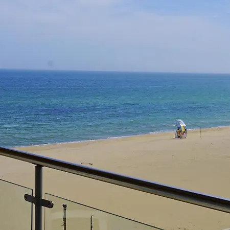 Апартамент C - бийч с Обзор