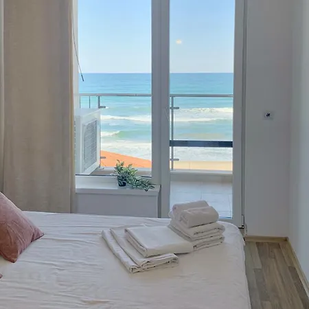 C - бийч с Obzor