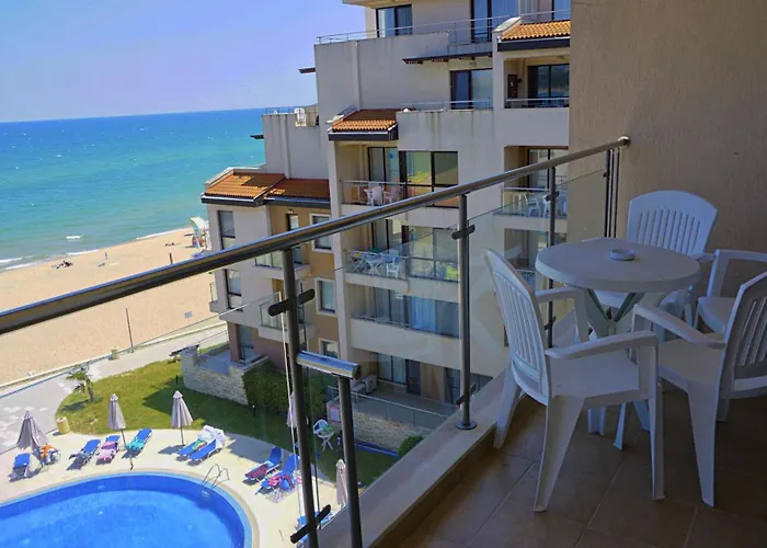 C - бийч с דירה *