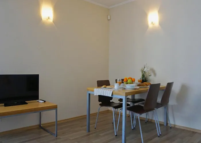 C - бийч с Apartment