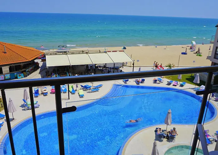 C - бийч с Apartment *