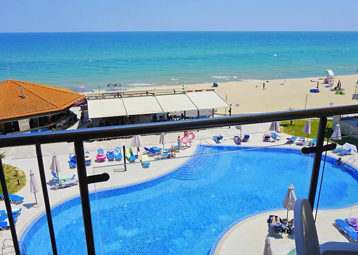 C - бийч с Apartment Obzor