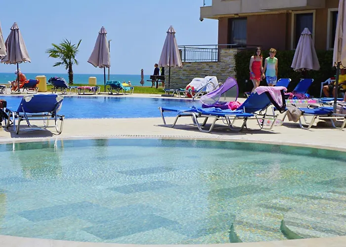 C - бийч с Apartment *